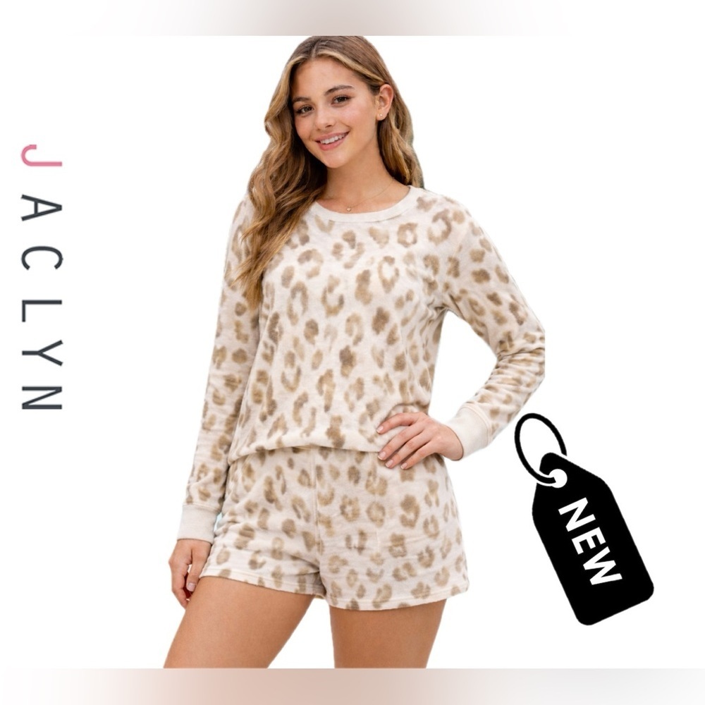 NWT Jaclyn intimates 2pc super soft long sleeve cheetah print top w/shor…